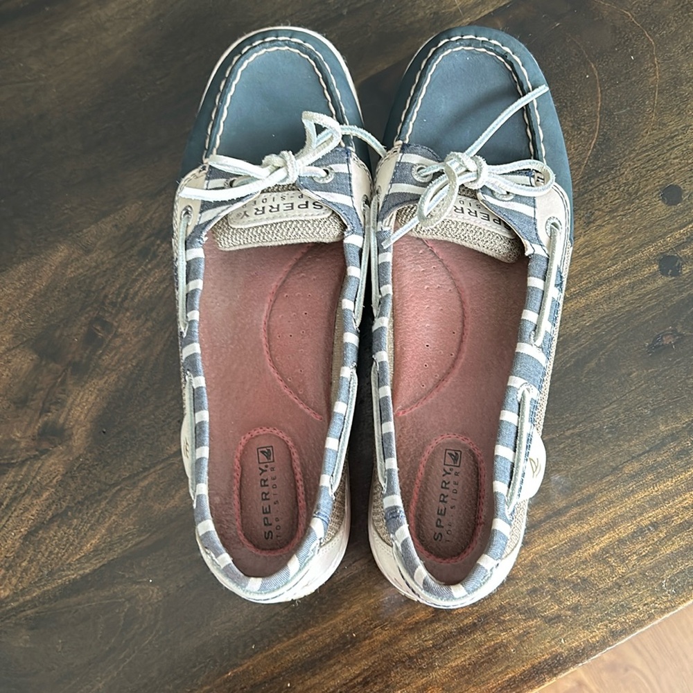 Sperry top sider women’s size 8.5 in almost perfect condition